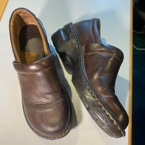 B.O.C. Born Concept - Size 8M - Women's slip-on brown Clogs "Khele"